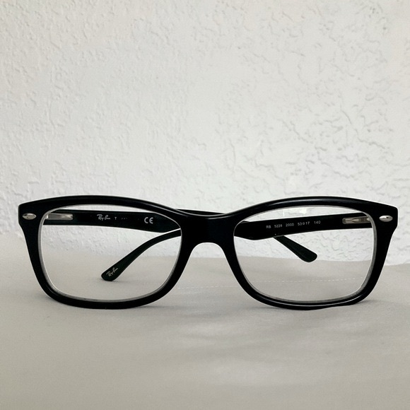 Ray-Ban RB 5228 2000 Eyeglasses Frames Women's Black Full Rim 53-17-140.